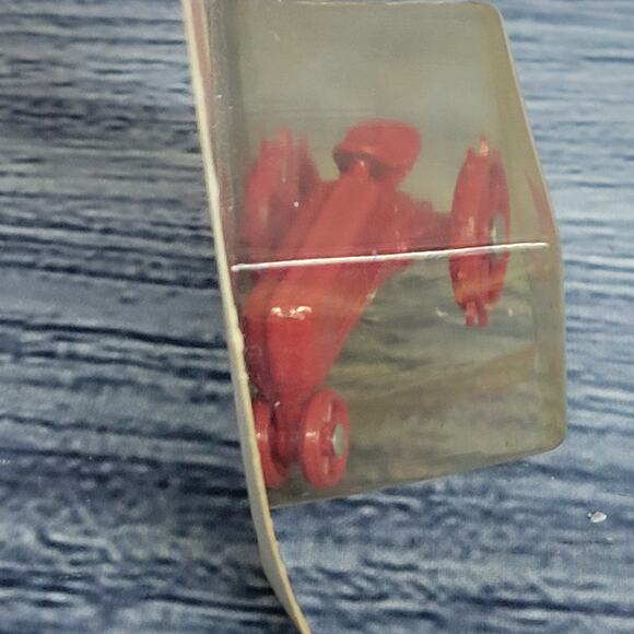 Vintage Scale Models 1/64 Scale diecast tractor on steel red sealed - Picture 5 of 8